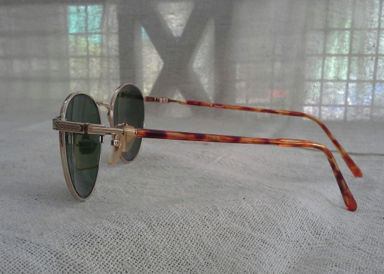 แว่นตาผู้ดีอังกฤษทรง 'หยดน้ำ-จอห์น เลนนอน' CONTINENTAL made in UK