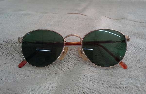 แว่นตาผู้ดีอังกฤษทรง 'หยดน้ำ-จอห์น เลนนอน' CONTINENTAL made in UK