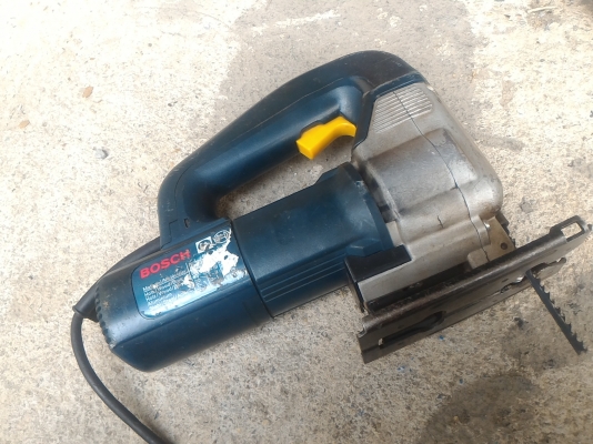 เลื่อยจิ๊กซอร์ไฟฟ้า ยี่ห้อ BOSGH  ปรับโมทการทำงานของใบเลื่อยขึ้นลงได้แบบต่างๆ