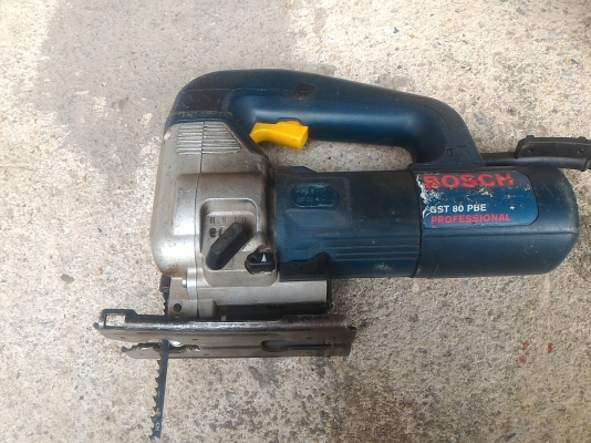 เลื่อยจิ๊กซอร์ไฟฟ้า ยี่ห้อ BOSGH  ปรับโมทการทำงานของใบเลื่อยขึ้นลงได้แบบต่างๆ