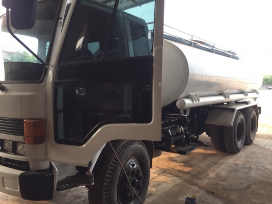 อีซูซุ ร็อกกี้ 175 เครื่องเกีรย์ solo 2 เพลาคาสซี สวย ชุดสเปร์น้ำพร้อม เปลี่ยนหัว นอก ยางใหม่ 10 เส้นเอกสารพร้อม โอนภาษีไม่ขาด ลดสุดๆปรับราคาใหม่ 750,000  บาท