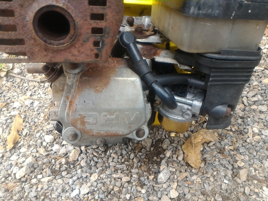 เครื่องยนต์เอนกประสงค์รุ่นใหม่แบบสูบเอียง ใช้เป็นต้นกำลังหมุนขับงานต่างๆได้ ทดแทนการทำงานของมอเตอร์ในที่ๆไม่มีไฟฟ้าใช้