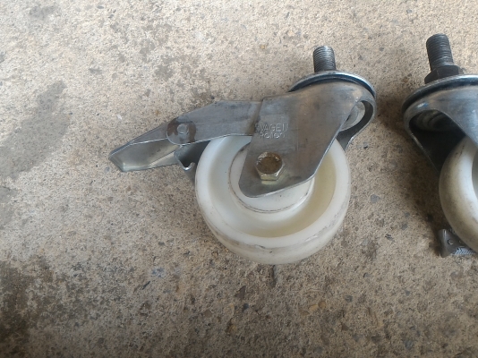 ล้อพลาสติกวิศวกรรม. 4"ลูกล้อไนล่อน ยี่ห้อ WAGEN Rollen จากเยรมัน ใช้งานมาน้อน สภาพ 95 \% ขึ้น