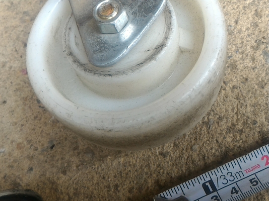 ล้อพลาสติกวิศวกรรม. 4"ลูกล้อไนล่อน ยี่ห้อ WAGEN Rollen จากเยรมัน ใช้งานมาน้อน สภาพ 95 \% ขึ้น