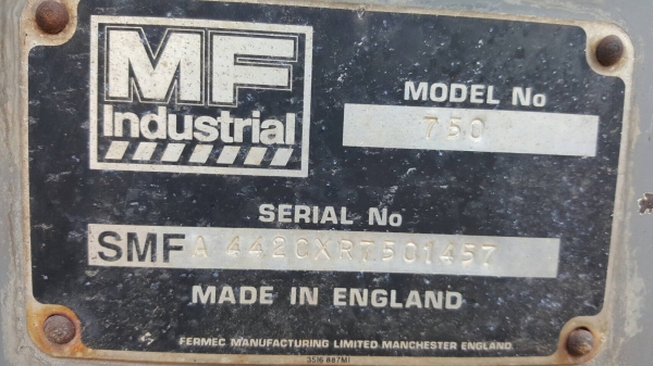 ขาย รถตักหน้าขุดหลัง 2 เพลา MF 750 เอกสารเล่มทะเบียนครบ เครื่องดี ปั้มดี มีไลน์แย็กแต่ไม่ให้หัวแย็ก มีบุ้งกี๋ให้ ราคาคุยกันได้ครับ