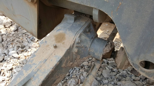 ขาย รถตักหน้าขุดหลัง 2 เพลา MF 750 เอกสารเล่มทะเบียนครบ เครื่องดี ปั้มดี มีไลน์แย็กแต่ไม่ให้หัวแย็ก มีบุ้งกี๋ให้ ราคาคุยกันได้ครับ