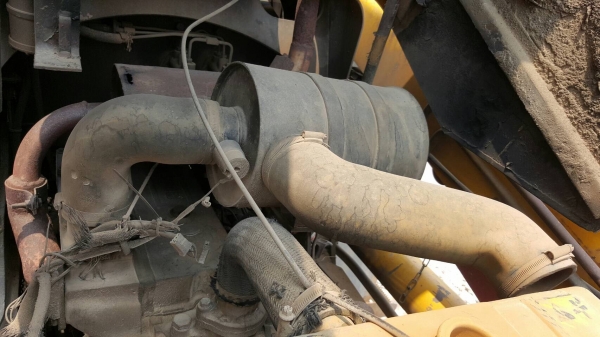 ขาย รถตักหน้าขุดหลัง 2 เพลา MF 750 เอกสารเล่มทะเบียนครบ เครื่องดี ปั้มดี มีไลน์แย็กแต่ไม่ให้หัวแย็ก มีบุ้งกี๋ให้ ราคาคุยกันได้ครับ