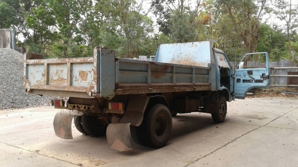 หกล้อ อีซูซุ KS110ฝาดำ ดั้ม ช่วงล่างท้าย F สภาพดีสวยพร้อมใช้ ทะเบียนพร้อมโอน ราคา 225,000บ ครับ