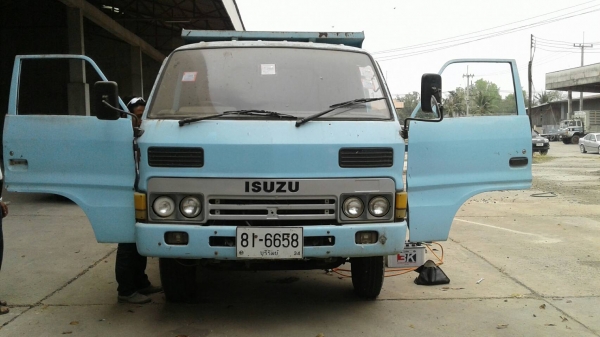 หกล้อ อีซูซุ KS110ฝาดำ ดั้ม ช่วงล่างท้าย F สภาพดีสวยพร้อมใช้ ทะเบียนพร้อมโอน ราคา 225,000บ ครับ