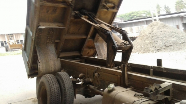 หกล้อ อีซูซุ KS110ฝาดำ ดั้ม ช่วงล่างท้าย F สภาพดีสวยพร้อมใช้ ทะเบียนพร้อมโอน ราคา 225,000บ ครับ