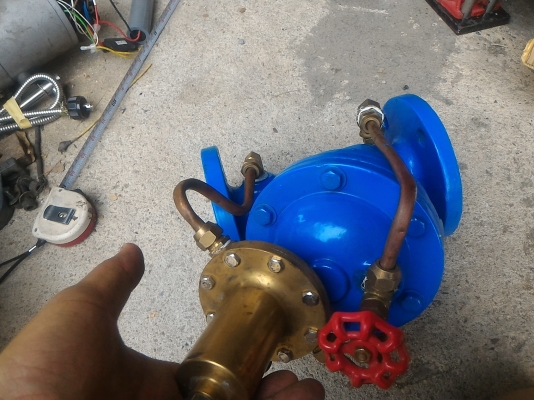 ประตูน้ำแบบทำงานทางเดียวด้วยระบบแรงดันของน้ำ ช่วยให้ควบคุมน้ำได้ง่าย