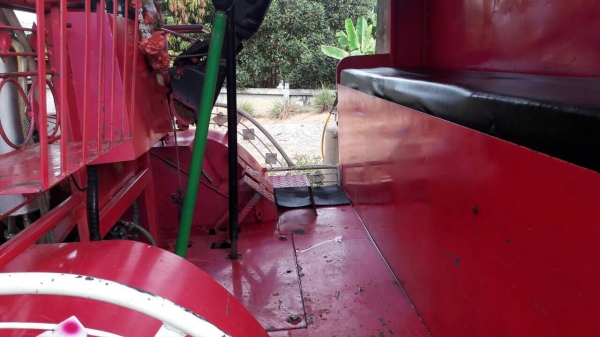 ขาย รถอีแต๋นสภาพสวยจัด มีเล่มทะเบียน เครื่อง YANMAR 16 แรง แผงข้างมิเนียม มีสโลว์กลาง