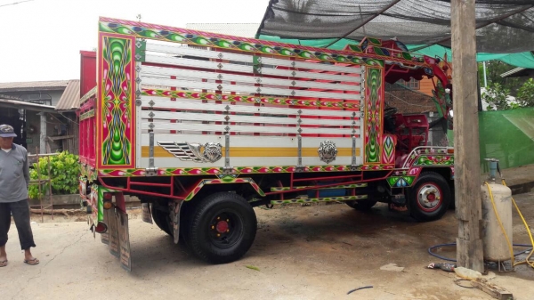 ขาย รถอีแต๋นสภาพสวยจัด มีเล่มทะเบียน เครื่อง YANMAR 16 แรง แผงข้างมิเนียม มีสโลว์กลาง