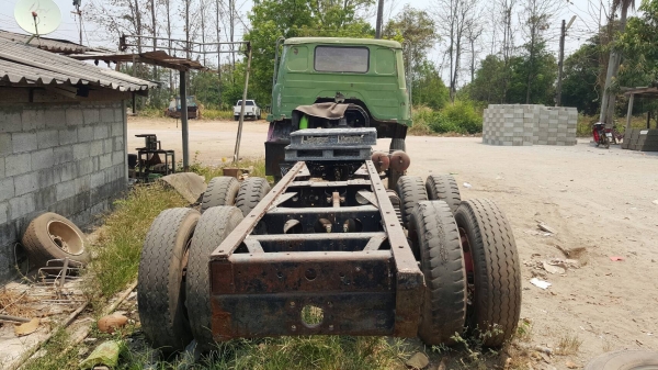 ขาย หัวคัสซี 10 ล้อ NISSAN เพลาเดียว เอกสารเล่มทะเบียนพร้อมชุดโอน เครื่อง PD6-T 260 แรงม้า(ไม่มีใบคุมเครื่อง) เกียร์ใหญ่สโลว์ท้ายเกียร์ คัสซีสวยตลอดเส้น ราคาต่อรองได้ครับ