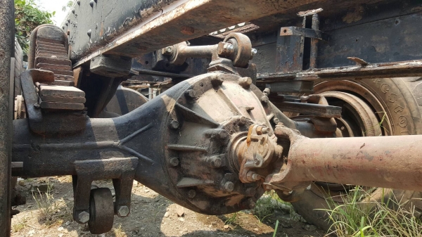 ขาย หัวคัสซี 10 ล้อ NISSAN เพลาเดียว เอกสารเล่มทะเบียนพร้อมชุดโอน เครื่อง PD6-T 260 แรงม้า(ไม่มีใบคุมเครื่อง) เกียร์ใหญ่สโลว์ท้ายเกียร์ คัสซีสวยตลอดเส้น ราคาต่อรองได้ครับ