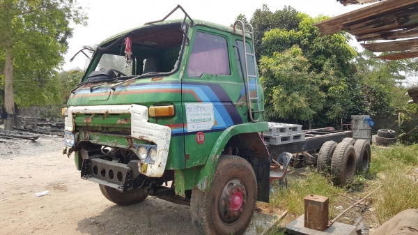 ขาย หัวคัสซี 10 ล้อ NISSAN เพลาเดียว เอกสารเล่มทะเบียนพร้อมชุดโอน เครื่อง PD6-T 260 แรงม้า(ไม่มีใบคุมเครื่อง) เกียร์ใหญ่สโลว์ท้ายเกียร์ คัสซีสวยตลอดเส้น ราคาต่อรองได้ครับ