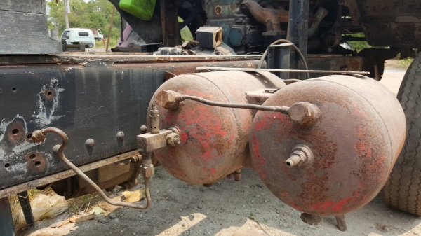 ขาย หัวคัสซี 10 ล้อ NISSAN เพลาเดียว เอกสารเล่มทะเบียนพร้อมชุดโอน เครื่อง PD6-T 260 แรงม้า(ไม่มีใบคุมเครื่อง) เกียร์ใหญ่สโลว์ท้ายเกียร์ คัสซีสวยตลอดเส้น ราคาต่อรองได้ครับ