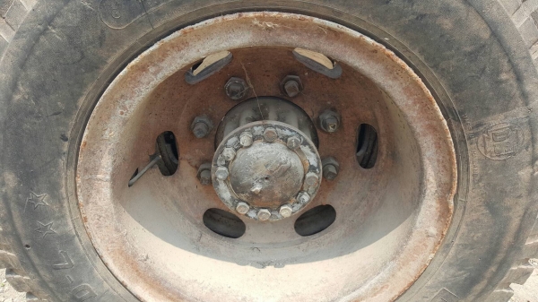 ขาย หัวคัสซี 10 ล้อ NISSAN เพลาเดียว เอกสารเล่มทะเบียนพร้อมชุดโอน เครื่อง PD6-T 260 แรงม้า(ไม่มีใบคุมเครื่อง) เกียร์ใหญ่สโลว์ท้ายเกียร์ คัสซีสวยตลอดเส้น ราคาต่อรองได้ครับ