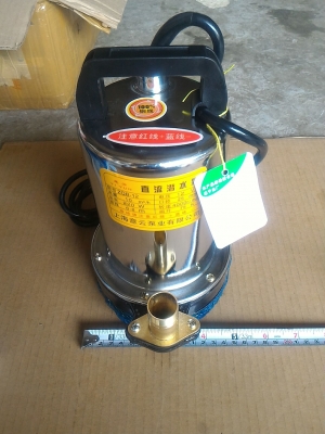 ปั๊มน้าสแตนเลสจุ่มแช่ ไดโว่ แบบใช้ไฟกระแสตรง DC 12 V. ขนาด 220 W. ขนาดท่อส่ง 1 นิ้ว