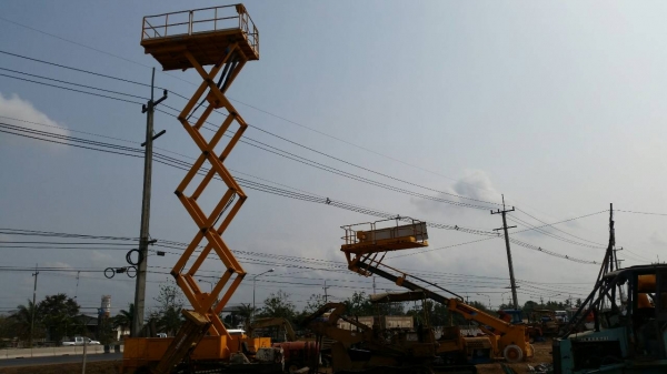 โชว์ให้เห็นครับ รถกระเช้า แมนลิฟท์ ขากรรไกร AICHI ตีนตะขาบ แทร็กเหล็กหุ้มยาง สูง 15 เมตร