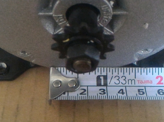 มอเตอร์ DC  ขนาด 12 - 24 V. ต่อควบคุมความเร็วง่าย หมุน ซ้าย- ขวา ได้ ใช้นำไปขับปั๊มน้ำ , ทำรถ หรือทำงานอื่นๆได้ มีกำลัง 250 W. เส้นผ่าศูนย์กลางแกนโต 12 มม. แรงบิดเยอะออกตัวดี