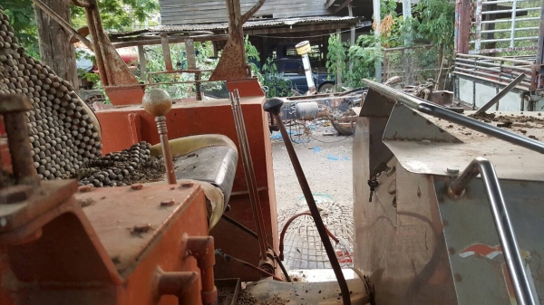 ขาย รถตีดินพร้อมใช้งาน อู่ไทยเจริญการช่าง เครื่อง HINO P11C 320 แรงม้า ช่วงล่างตัวเดิน 12 โรตารี่ดี ราคาต่อรองได้ครับ ขาย รถตีดินพร้อมใช้งาน อู่ไทยเจริญการช่าง เครื่อง HINO P11C 320 แรงม้า ช่วงล่างตัวเดิน 12 โรตารี่ดี ราคาต่อรองได้ครับ