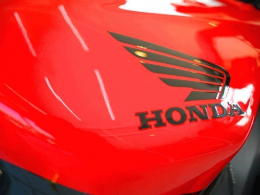 ขาย Honda Cbr1000 2005 พร้อมทะเบียนแท้โอนขนส่ง รถสวยมากๆเจ้าของเก่าดูแลอย่างดี สภาพเครื่องสดๆ