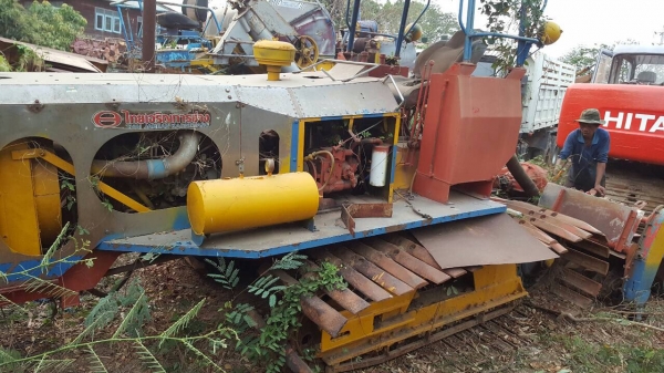 ขาย รถตีดินพร้อมใช้งาน อู่ไทยเจริญการช่าง เครื่อง HINO JO8C 260 แรงม้า ช่วงล่างตัวเดิน 12 โรตารี่ดี ราคาต่อรองได้ครับ