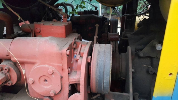 ขาย รถตีดินพร้อมใช้งาน อู่ไทยเจริญการช่าง เครื่อง HINO JO8C 260 แรงม้า ช่วงล่างตัวเดิน 12 โรตารี่ดี ราคาต่อรองได้ครับ