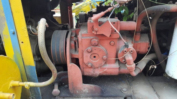 ขาย รถตีดินพร้อมใช้งาน อู่ไทยเจริญการช่าง เครื่อง HINO JO8C 260 แรงม้า ช่วงล่างตัวเดิน 12 โรตารี่ดี ราคาต่อรองได้ครับ