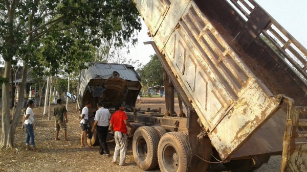 ขาย 10 ล้อดั้ม HINO FM3H คัสซีสวยตลอดเส้น เครื่องเดิม HO7D 195 แรงม้า เกียร์เดิม สโลว์เดิม ดั้มสามมิตร ทะเบียนพร้อมโอน