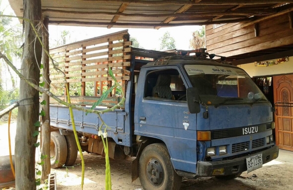 ขาย 6 ล้อ ISUZU NPR58L เครื่อง 4BE1 110 แรงม้า คัสซีสวยตลอดเส้น เฟืองท้าย F พวงมาลัยพาวเวอร์ ทะเบียนพร้อมโอน