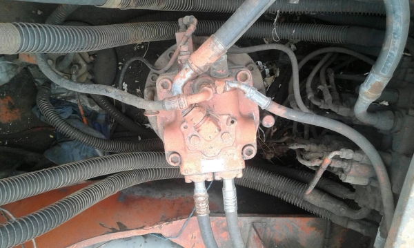 ขาย แบคโฮ DAEWOO DH220-LC เอกสารเล่มทะเบียนครบ ไฟฟ้าเต็ม ช่วงล่างเต็ม เครื่องดี ราคาต่อรองได้ครับ