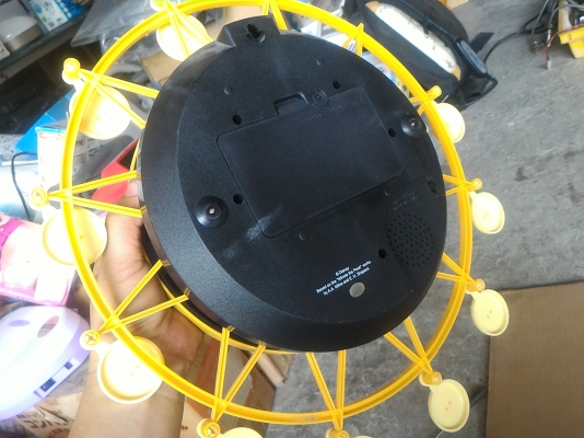 นาฬิกา Winnie the POOH พร้อมลูกเล่นต่างๆ มีล้อรอบๆนาฬิกาเหมือนชิงช้าสวรรค์หมุนไปรอบๆสวยๆ