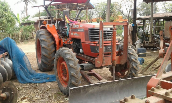 ขาย รถไถ KUBOTA M5000 ปี 53 เอกสารเล่มทะเบียนครบ อุปกรณ์มีผานดันหน้า ผาน 3 ผาน 5 โรตารี่ และสารี่ลาก ขาย รถไถ KUBOTA M5000 ปี 53 เอกสารเล่มทะเบียนครบ อุปกรณ์มีผานดันหน้า ผาน 3 ผาน 5 โรตารี่ และสารี่ลาก