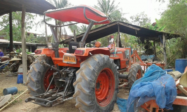 ขาย รถไถ KUBOTA M5000 ปี 53 เอกสารเล่มทะเบียนครบ อุปกรณ์มีผานดันหน้า ผาน 3 ผาน 5 โรตารี่ และสารี่ลาก ขาย รถไถ KUBOTA M5000 ปี 53 เอกสารเล่มทะเบียนครบ อุปกรณ์มีผานดันหน้า ผาน 3 ผาน 5 โรตารี่ และสารี่ลาก