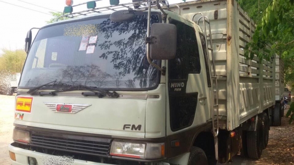 ขายรถสิบล้อ Hino FM1M วางเครื่องPO09 315แรง ไม่ดั้มคอกเกษตรกะบะสามมมิตร ลูก2คาน รถสวยพร้อมใช้งาน