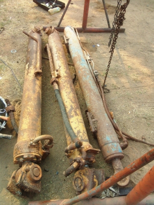 กระบอกไฮดรอลิคขายเหมา 3 ตัว กระบอกไฮดรอลิคขายเหมา 3 ตัว