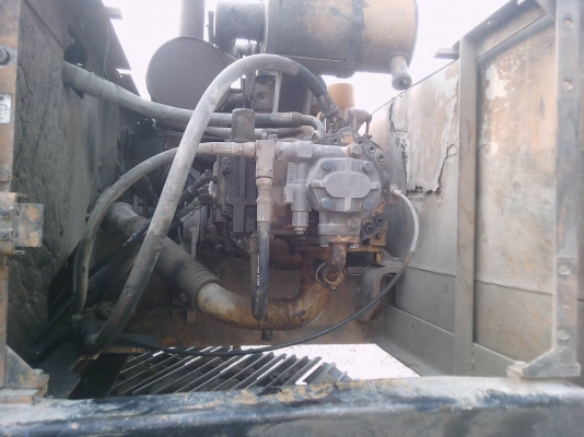 ขาย แบคโฮ KOMATSU PC200-3 รถใช้งานอยู่เป็นประจำ เอกสารใบซื้อขาย ราคาต่อรองได้ครับ