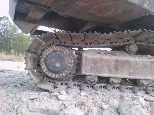 ขาย แบคโฮ KOMATSU PC200-3 รถใช้งานอยู่เป็นประจำ เอกสารใบซื้อขาย ราคาต่อรองได้ครับ