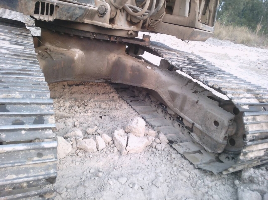 ขาย แบคโฮ KOMATSU PC200-3 รถใช้งานอยู่เป็นประจำ เอกสารใบซื้อขาย ราคาต่อรองได้ครับ