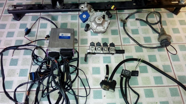 ขายชุดแก๊ส LPG หัวฉีด ถูกๆครับของพึ่งถอดออกจารถ(เพื่อนฝากขาย) ขายชุดแก๊ส LPG หัวฉีด ถูกๆครับของพึ่งถอดออกจารถ(เพื่อนฝากขาย)