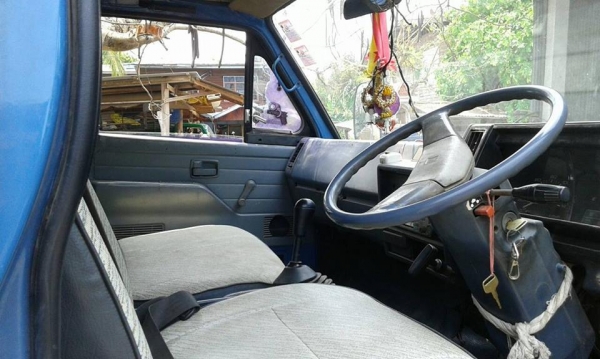 ขาย6ล้ออีซูซุ NPR115 เสี่ยสั้งลุย ปี38 NPR59LU5F-M แชชซีสวยพร้อมคอกเสริมข้าง พร้อมวิ่งงาน