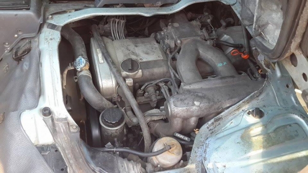 ขายรถตู้ toyota hiace ปี 2545  วางเครื่องเบนซิน Toyota 1่j ติดแก๊ส LPG ราคา 95,000 บาท ถูกสุดๆ