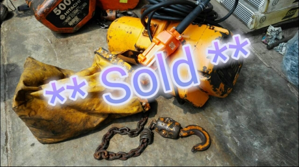 *** Sold *** รอกโซ่ไฟฟ้า KITO 1 ton ไฟ 380V โซ่ยาว 12 m. สภาพสวยไม่ทำสีข้างในใหม่กริ้บดึงนุ่มมาเทสก่อนได้!!