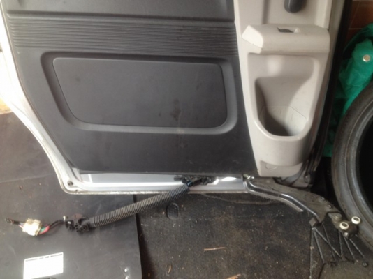 ประตูสไลดไฟฟ้า HONDA FREED ฝั่งคนนั่งของครบๆเก่าญี่ปุ่นเเท้สภาพดี