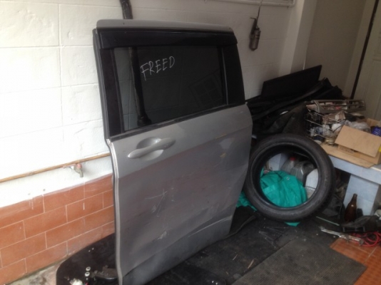 ประตูสไลดไฟฟ้า HONDA FREED ฝั่งคนนั่งของครบๆเก่าญี่ปุ่นเเท้สภาพดี