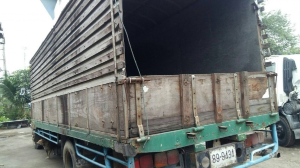 หกล้อ ฮีโน่ FF3H195 ปี39 วางหัว FL18 ช่วงยาว7.20ม ยาง900 สภาพดีสวยเดิมๆพร้อมใช้งาน ทะเบียนพร้อมโอน หกล้อ ฮีโน่ FF3H195 ปี39 วางหัว FL18 ช่วงยาว7.20ม ยาง900 สภาพดีสวยเดิมๆพร้อมใช้งาน ทะเบียนพร้อมโอน