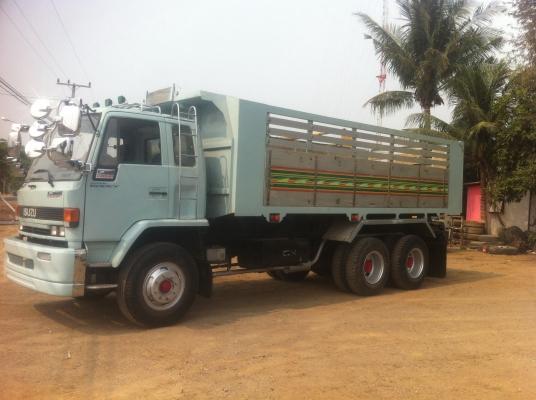 มาอีกแล้วคับ อีซูซุ 210 ฟุลเลอร์สวยๆเลย มาอีกแล้วคับ อีซูซุ 210 ฟุลเลอร์สวยๆเลย