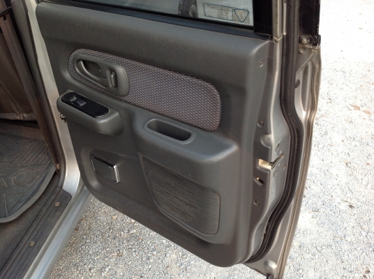 ปี 2002 มิตซูบิชิ สตราด้า 4 ประตู เครื่อง 2800 ปี 2002 มิตซูบิชิ สตราด้า 4 ประตู เครื่อง 2800